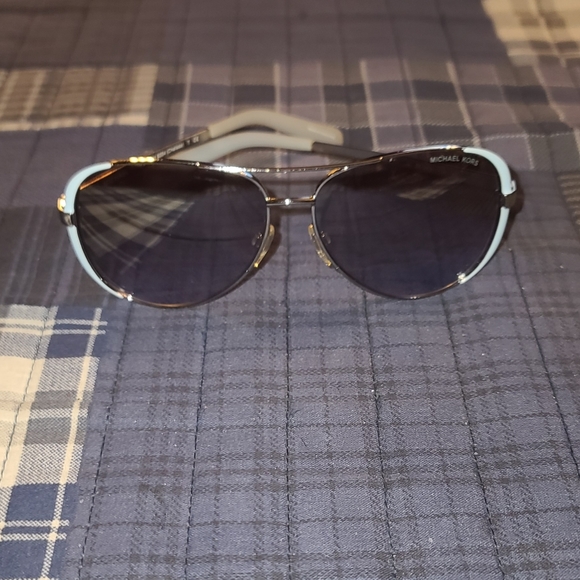 Michael kors sunglasses - Picture 2 of 8